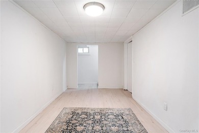 LOCATION + RENOVATION! This charming Sayville colonial has been - photo 33