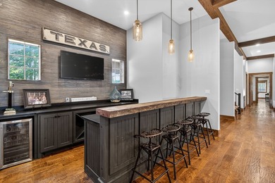 Just 90 minutes from Dallas, this 21-acre waterfront estate on - photo 11