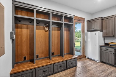Just 90 minutes from Dallas, this 21-acre waterfront estate on - photo 12