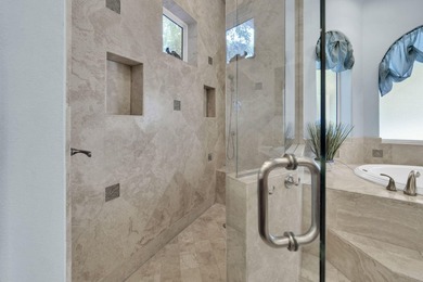 Experience the perfect blend of elegance, privacy, and - photo 43