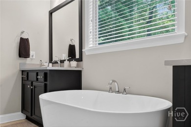 Welcome to the courtyard at Rowan Oak, a luxury gated community - photo 11