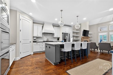 Welcome to the courtyard at Rowan Oak, a luxury gated community - photo 15