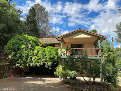 Spacious 3-bedroom, 2.5 bath home situated on a rare double lot - photo 1
