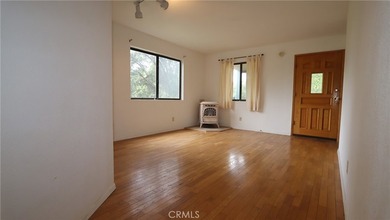 Spacious 3-bedroom, 2.5 bath home situated on a rare double lot - photo 4