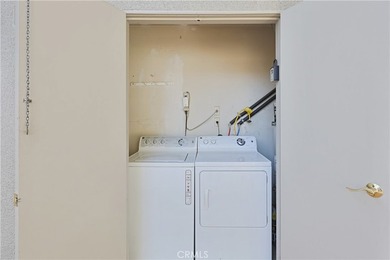 END UNIT... SINGLE STORY... 3 Bedroom, 2 bath home in the - photo 26