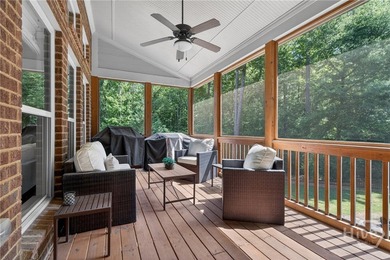 Welcome to the courtyard at Rowan Oak, a luxury gated community - photo 30