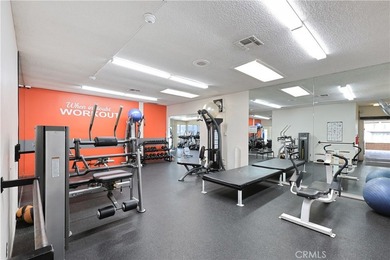END UNIT... SINGLE STORY... 3 Bedroom, 2 bath home in the - photo 34
