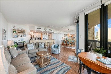 Welcome to The Sandpiper, where beachfront luxury meets - photo 4
