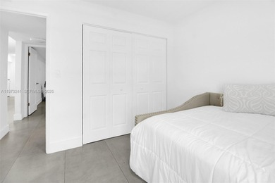 Beautifully updated unit featuring modern finishes throughout