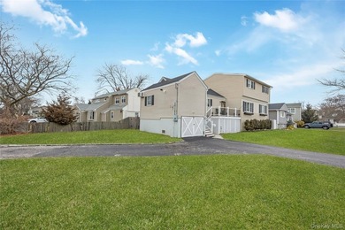 Amityville South. Raised after Sandy! All Renovated 3Bedroom, 2 - photo 3