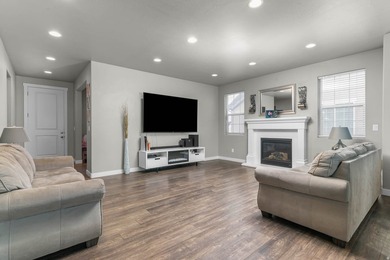 Rare 7-Bedroom Gem: The Perfect Blend of Space, Style, and - photo 28