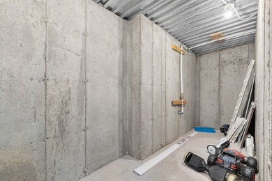 Rare 7-Bedroom Gem: The Perfect Blend of Space, Style, and - photo 35