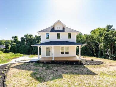 Lake Norman Home Active Under Contract in Huntersville North Carolina