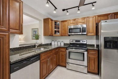Light, bright & beautifully updated 2/2 villa in the desirable - photo 17