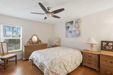 Light, bright & beautifully updated 2/2 villa in the desirable - photo 27
