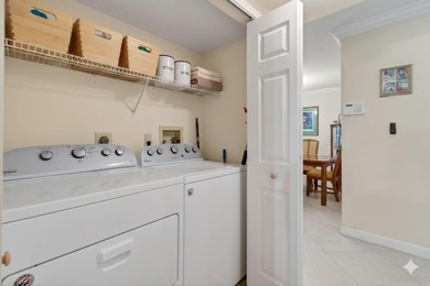 Light, bright & beautifully updated 2/2 villa in the desirable - photo 31