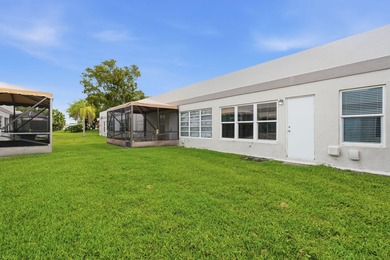 Light, bright & beautifully updated 2/2 villa in the desirable - photo 37
