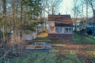 Lake Keesus  Home For Sale in Hartland Wisconsin