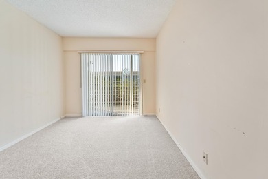 Lovely 2 bd, 1.5 bth condo in famous Boca Raton, FL. NEW a/c - photo 21