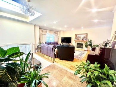 Fully updated Hi-Ranch with 4 bedrooms and 3 full bathrooms - photo 2