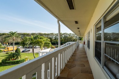 Lovely 2 bd, 1.5 bth condo in famous Boca Raton, FL. NEW a/c - photo 28