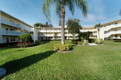 Lovely 2 bd, 1.5 bth condo in famous Boca Raton, FL. NEW a/c - photo 31