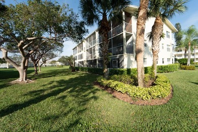 Lovely 2 bd, 1.5 bth condo in famous Boca Raton, FL. NEW a/c - photo 34