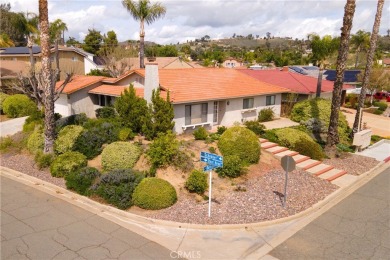 Lake Home For Sale in Canyon Lake, California