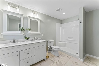 Offered by Diane Maxwell .... Great 3 bed 2 bath home on a - photo 20