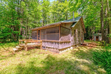 This remarkable LC Andrews Maine Cedar Log Home sits in the most - photo 4