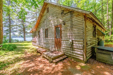This remarkable LC Andrews Maine Cedar Log Home sits in the most - photo 6