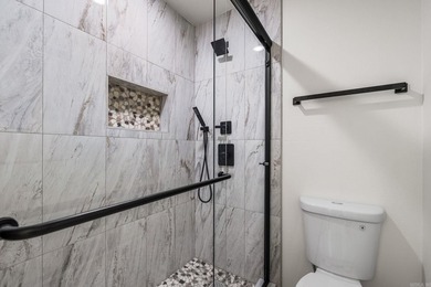 Beautifully remodeled 3 bedroom, 2 bathroom home offering 1,571 - photo 14