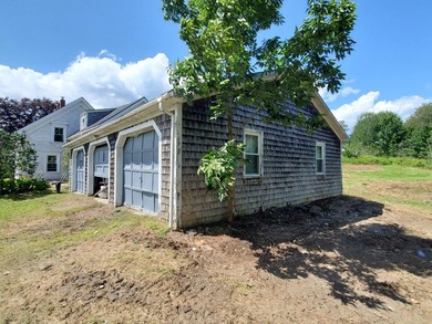 Searsport - Fixer upper - Antique Cape with a 3 Car Garage - photo 14