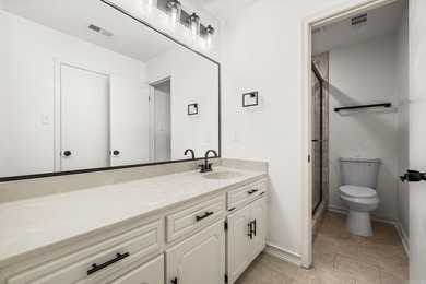 Beautifully remodeled 3 bedroom, 2 bathroom home offering 1,571 - photo 15