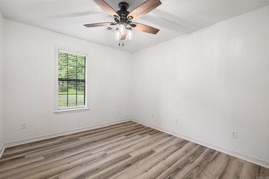 Beautifully remodeled 3 bedroom, 2 bathroom home offering 1,571 - photo 18