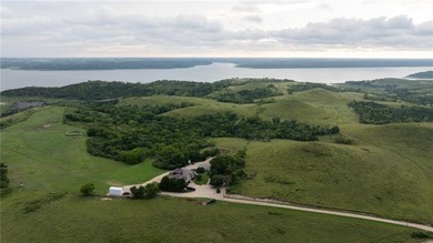 Tuttle Creek Lake Home For Sale in Olsburg Kansas