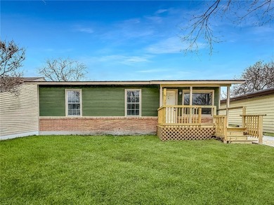 Beautifully updated coastal charmer in sought-after PA Cliffs! - photo 2
