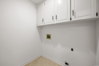 Beautifully remodeled 3 bedroom, 2 bathroom home offering 1,571 - photo 23