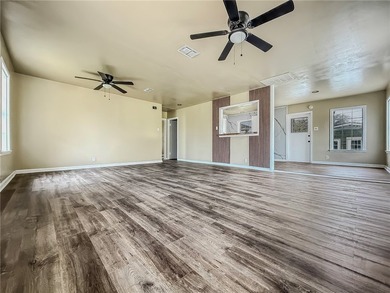 Beautifully updated coastal charmer in sought-after PA Cliffs! - photo 5