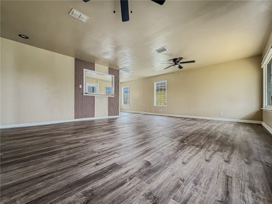 Beautifully updated coastal charmer in sought-after PA Cliffs! - photo 6