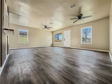 Beautifully updated coastal charmer in sought-after PA Cliffs! - photo 7