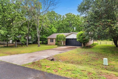 Beautifully remodeled 3 bedroom, 2 bathroom home offering 1,571 - photo 35