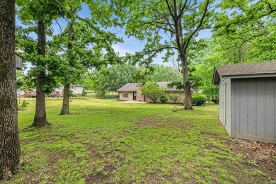 Beautifully remodeled 3 bedroom, 2 bathroom home offering 1,571 - photo 36