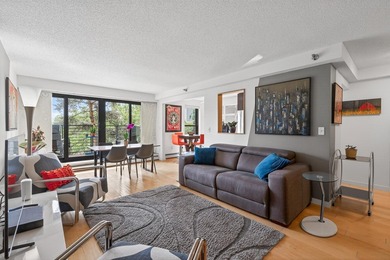 Beautiful and well-maintained condo in an incredible location - photo 8