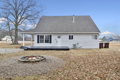 Ready to live the lake life? This beautiful remodeled Cape Cod - photo 5