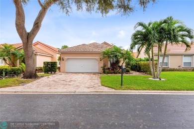 (private lake, pond, creek) Home For Sale in Boynton Beach Florida