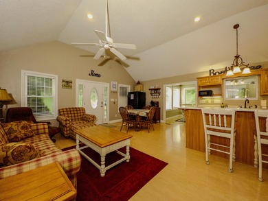 Charming 3-Bed, 3-Bath Cabin in Lake Cumberland Resort! A MUST - photo 13