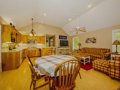 Charming 3-Bed, 3-Bath Cabin in Lake Cumberland Resort! A MUST - photo 14