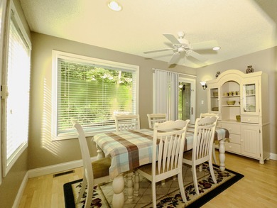 Charming 3-Bed, 3-Bath Cabin in Lake Cumberland Resort! A MUST - photo 15