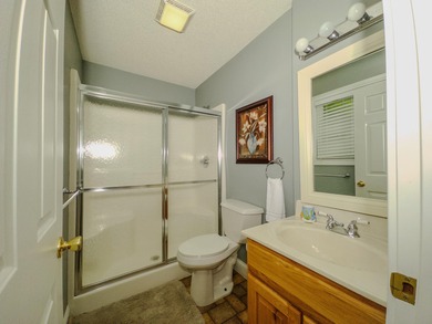 Charming 3-Bed, 3-Bath Cabin in Lake Cumberland Resort! A MUST - photo 17